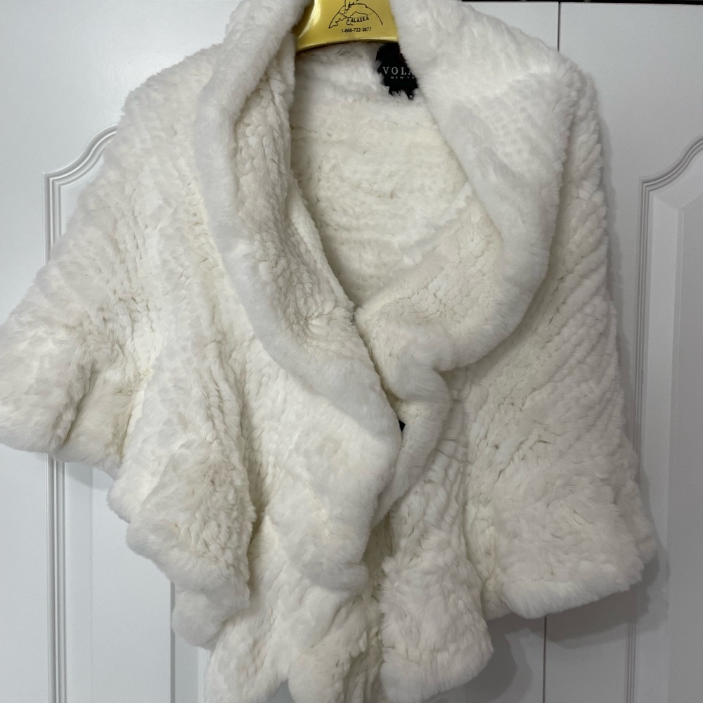 100% Authentic Rex Rabbit White Shawl Wrap by Volare New York
